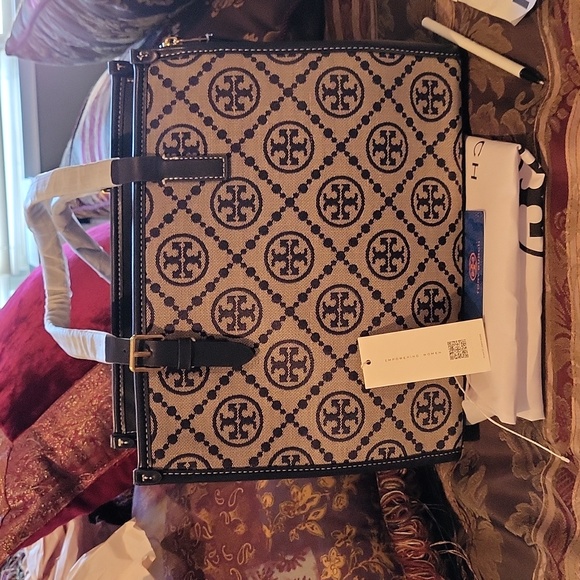 Tory Burch Handbags - Tory burch hp  gorgeous tote blue 💙 gorgeous gorgeous small tote bag new